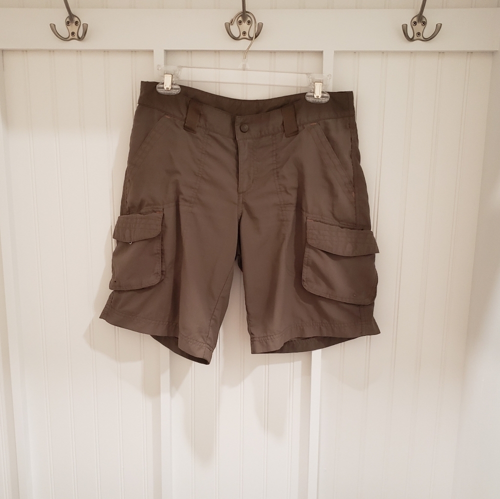 Columbia Brown Cargo Shorts women’s size 8